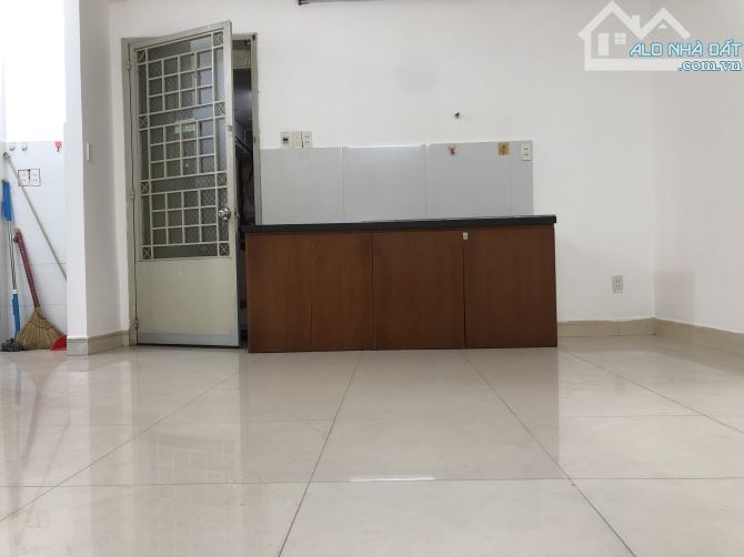 chung cư nguyễn kim lo r lầu 2 (thang bộ)50m 2pn 1vs - 1