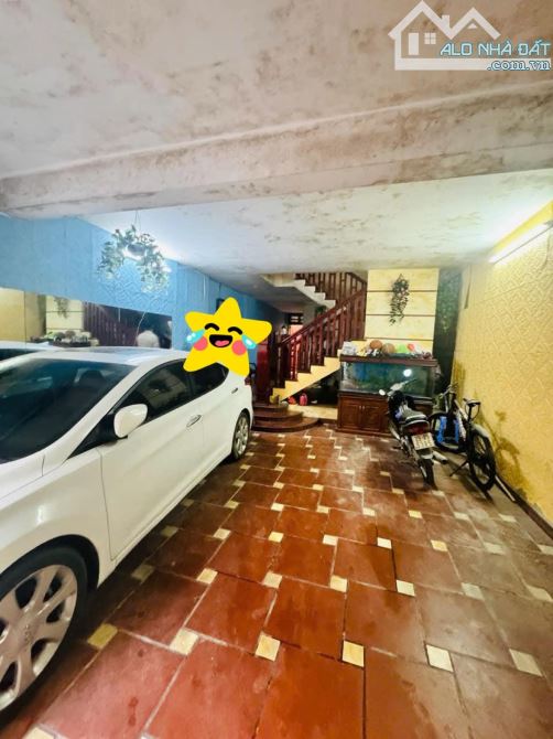 Bán nhà ngõ thông Hoàng Cầu Đống Đa 62m 5T Gara 7 chỗ ở sướng hơn 19 tỷ