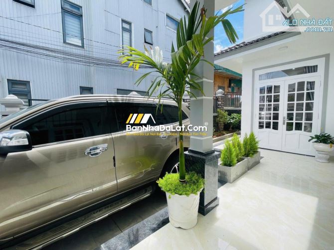 Bán Nhà Đà Lạt Villa 3 Mặt Tiền Nguyễn Siêu, Gần Chợ, Sổ Hồng Riêng - 1