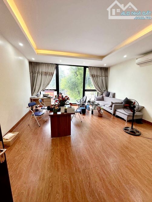 BÁN NHÀ PHÂN LÔ TRẦN QUANG DIỆU CẠNH QUẬN ỦY ĐỐNG ĐA 76m Gara Ô tô hơn 43 tỷ - 1