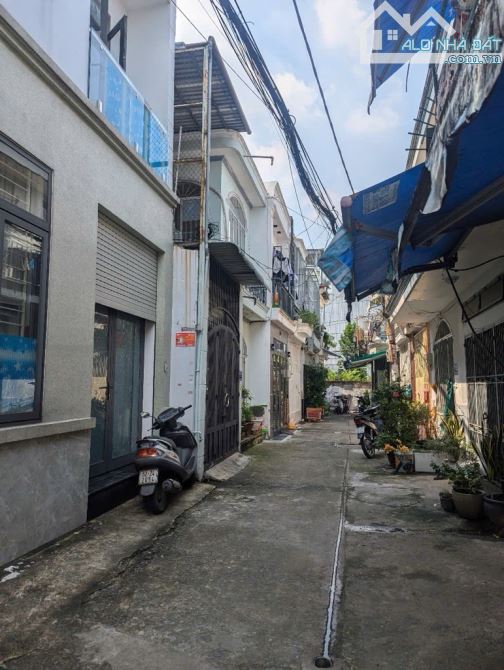 Nhà đẹp 2 tầng hẻm xe hơi 5m VỊ TRÍ SIÊU ĐẸP TẠI GÒ VẤP – Ngang rộng 6m. GIÁ HẤP DẪN - 1