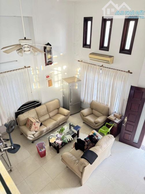 Bán Biệt Thự Gốc 2 MT - 227.5M- 12m X 20.09m- 1 Hầm 1Trệt 1 Lững 2 Lầu - 4PN -5WC -F4 Q8 - 12