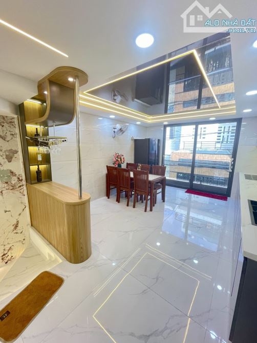 SIÊU PHẨM 6 TẦNG ĐẸP NHƯ TRANH - 64m2 (4×16) HXH TRÁNH - 8.79 TỶ - 12
