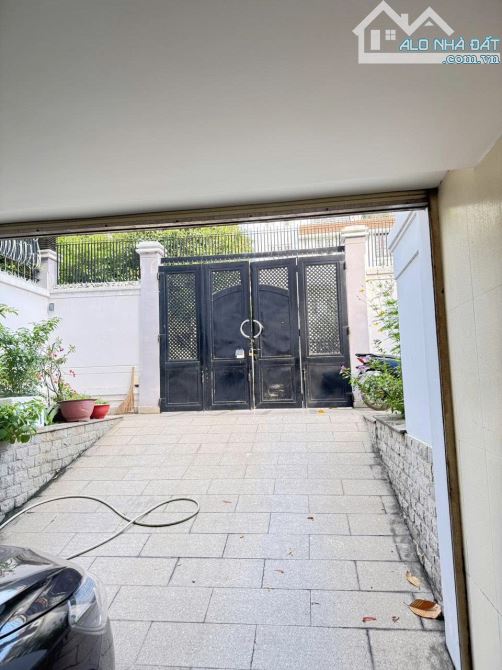 Bán Biệt Thự Góc 2MT Đường Nội Bộ Cao Lỗ -12m x 20.9m - 227.5m.2- 1  Hầm 1Trệt 3 Lầu F4 Q8 - 13