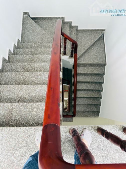 nhà đẹp hẻm nhựa - oto đậu trong nhà- shr - 3 lầu giá chỉ 6.5 tỉ - 13
