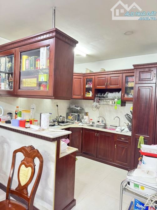 Bán Biệt Thự Gốc 2 MT - 227.5M- 12m X 20.09m- 1 Hầm 1Trệt 1 Lững 2 Lầu - 4PN -5WC -F4 Q8 - 17