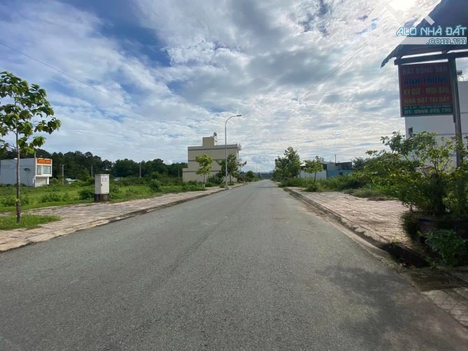 TRONG TAY CÓ 1TỶ THÌ ĐÃ SỞ HỮU ĐƯỢC LÔ ĐẤT NỀN MẶT TIỀN HƯỚNG THẲNG VỀ SÂN BAY LONG THÀNH - 2