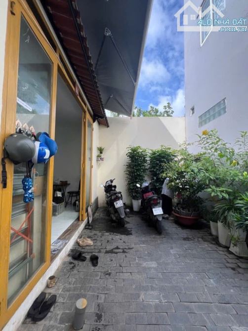 Ngay Chợ BÀ HOM Nhà 2 tầng 6.5x12.5m Đg Tỉnh lộ 10 giá 4ty6 - 2