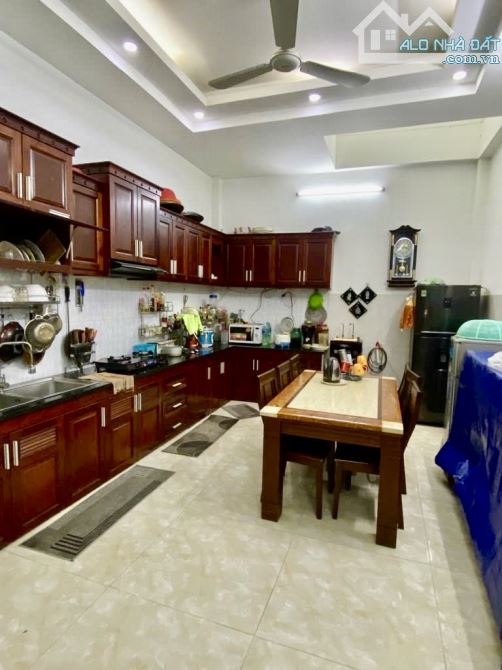 Ngay Aoen Celadon Tân Phú, 4Tầng BTCT 61m2 (4x15m) NT Gỗ Căm Xe Sang Trọng - 2