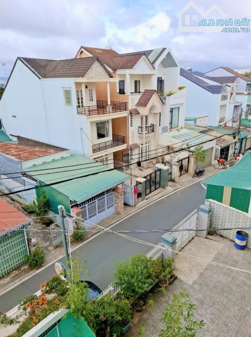 🏡Bán Lô đất giá rẻ nhất khu vực mặt tiền đường Nguyễn Lương Bằng,p2,phường Xuân Hương - 2