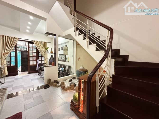 Bán gấp nhà Trần Quang Diệu, Quận 3 - 4 tầng 70m2 (4.5 x 16) - Gần ngã 4 Lê Văn Sỹ. - 2