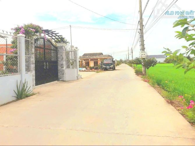 Chỉ 2.5 tỷ sở hữu 1000m2 đất có 300m2 thổ  KCN An Nhựt Tân - 2