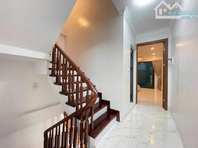 Bán nhà Chùa Bộc  DT 50m, 5 tầng, MT 4m trung tâm Đống Đa chào giá 12,8 tỷ - 2