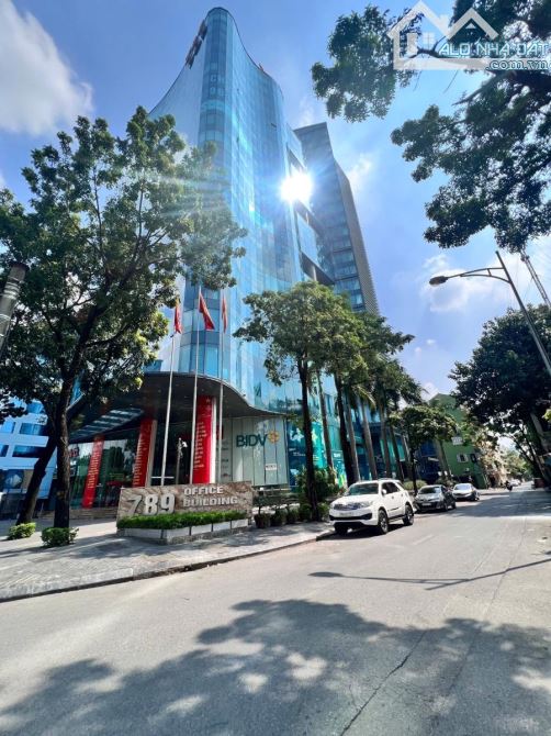 TOÀ NHÀ 8T MP VIP HOÀNG SÂM, CẦU GIẤY LÔ GÓC 3 THOÁNG ÔTÔ, KINH DOANH 80M2 MT 18M 42.8 TỶ. - 2
