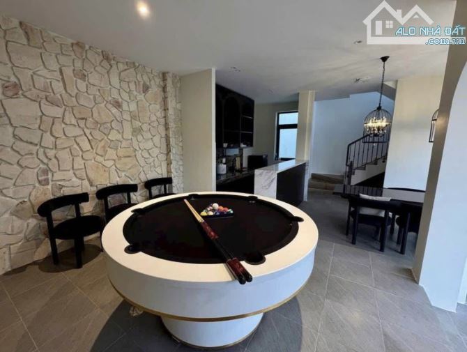 Bán Villa mới, view đẹp, 5 tầng, 10PN, thiết kế sang trọng HXH đường Tô Hiến Thành P.3 ĐL - 2