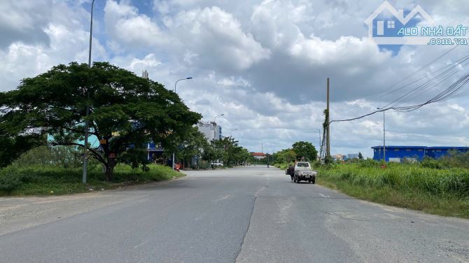 Bán đất TM. Lợi kdc Phú Nhuận 2 mặt đường Lâm Quang Ky Quận 2 cũ (138m2) 262 tr/m2 - 2