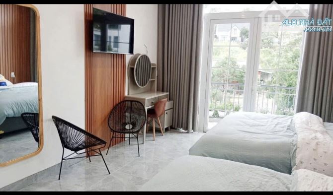 Bán Villa sân vườn nội thất hiện đại , 4PN, 200m2 trung tâm P.11 Đà Lạt Giá 11.5 tỷ. - 2