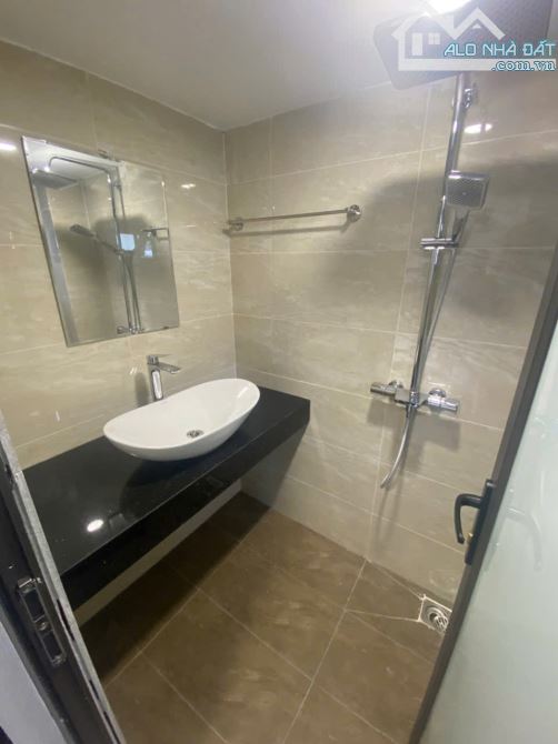 Cho Thuê CCMN 166 Trần Duy Hưng Cầu Giấy 25m2 Gác Xép 2 Ban Công Thang Máy Sofa Ô Tô Con - 2