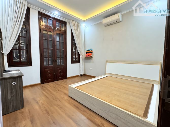 NHÀ MẶT PHỐ TT VĂN QUÁN- 5 TẦNG - KINH DOANH - Ô TÔ TRÁNH TRƯỚC NHÀ - 2