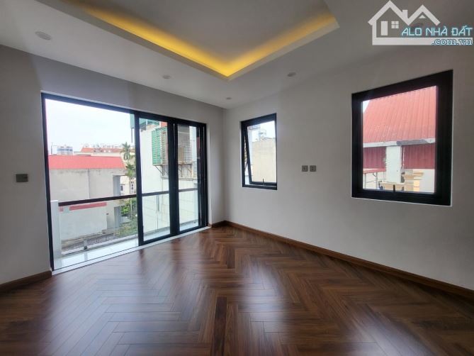 Bán nhà Chu Huy Mân, Long Biên 62m2 5 tầng thang máy, ô tô tránh - 2