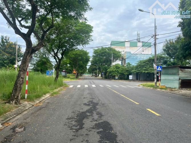 BÁN ĐẤT BIỂN TÂN TRÀ Đ. 10,5m BÙI QUỐC KHÁI, CẠNH TRỤC THÔNG BIỂN, 100m2, MT 5m, 5,65 TỶ. - 2