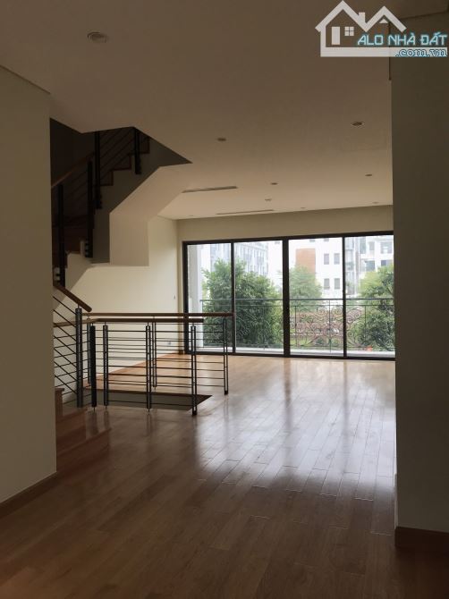 Cho thuê nhà phân lô Nguyễn Xiển DT 75m2 x 5 tầng thang máy, MT 4.5m. Giá 28tr/th - 2