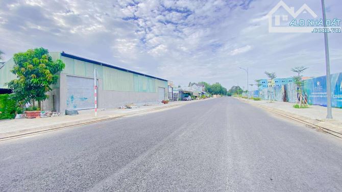 Cho thuê Kho 360 m2 mới xây gần sân bay Cần Thơ 18 triệu - 2