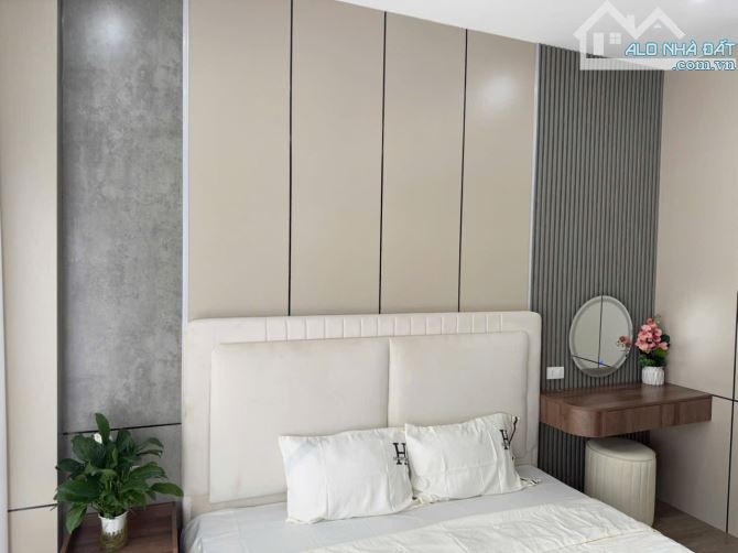 🏡 BÁN NHÀ NGUYỄN VĂN CỪ – 7 TẦNG - THANG MÁY – OTO TẬN CỬA - NGÕ THÔNG RỘNG - 2