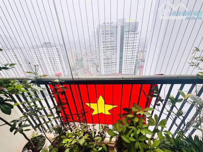 Bán gấp căn hộ CC Helios Tower 75 Tam Trinh, tầng đẹp, tặng nội thất đồng bộ - 2