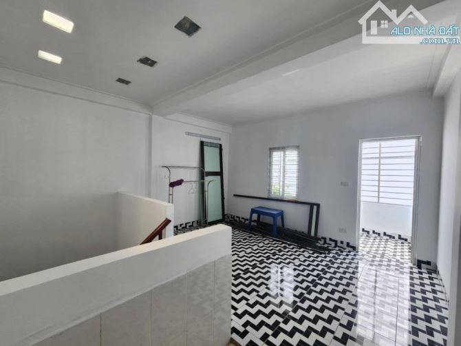 Hồ Tùng Mậu 37m. 5tầng. Nhà mới thiết kế hiện đại. Vị trí cực đẹp. 7,2 tỷ - 3