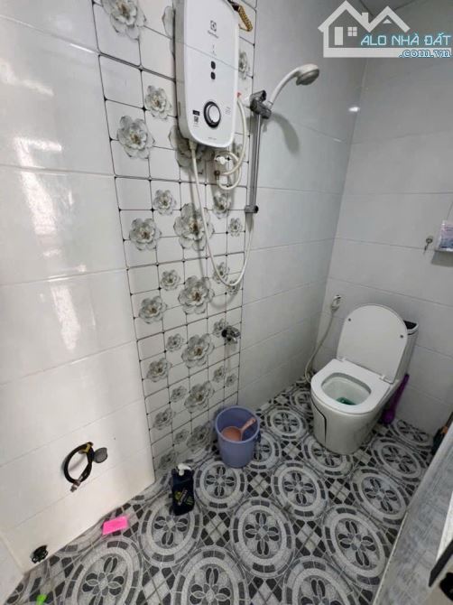 Ngay Chợ BÀ HOM Nhà 2 tầng 6.5x12.5m Đg Tỉnh lộ 10 giá 4ty6 - 3