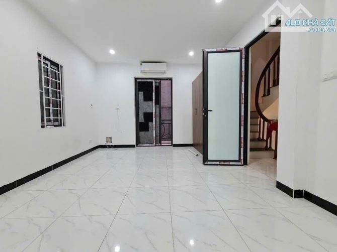 Bán nhà Tả Thanh Oai - Thanh Trì , nhà mới ở ngay - 30m2 - 5 tầng - giá hơn 4 tỷ - 3