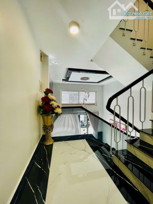 🏡 NHÀ ĐẸP GẦN QUẬN 7 – 1 TRỆT LỬNG 2 LẦU SÂN THƯỢNG – SỔ RIÊNG – HẺM XE HƠI - 3