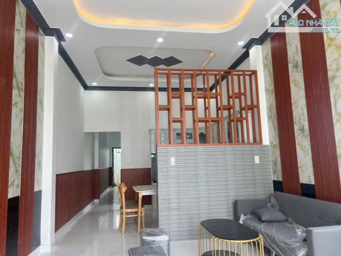 Nhà Cấp 4 Xây Kiên Cố 4 x 25m Đường Xe Hơi Full Nội Thất Sẵn. Sổ Hồng Riêng Thể hiện đường - 3