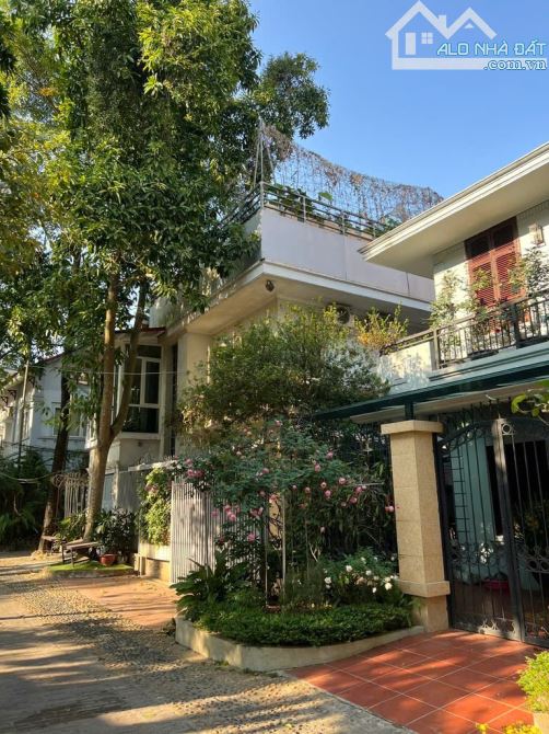 BÁN BIỆT THỰ LÀNG KIẾN TRÚC PHÒNG CẢNH VÕNG THỊ SÁT HỒ TÂY, 175M, LÔ GÓC, Ô TÔ TRÁNH, 60T - 3