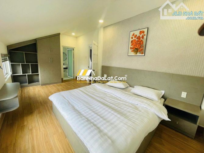 Bán Nhà Đà Lạt Villa 3 Mặt Tiền Nguyễn Siêu, Gần Chợ, Sổ Hồng Riêng - 3