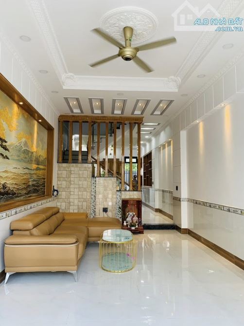 💥🏠 CẠNH THỦ ĐỨC -NHÀ 3 TẦNG - KHU DÂN CƯ KHÉP KÍN - DT 65 M2 - CHỈ  4.8 TỶ TL. - 3
