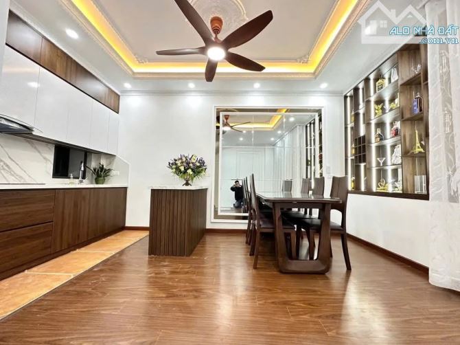Bán nhà ngõ 68 Đường  Cầu Giấy . P. Quan Hoa. DT 34m x 6T. Full nội thất. Giá 8.6 tỷ - 4