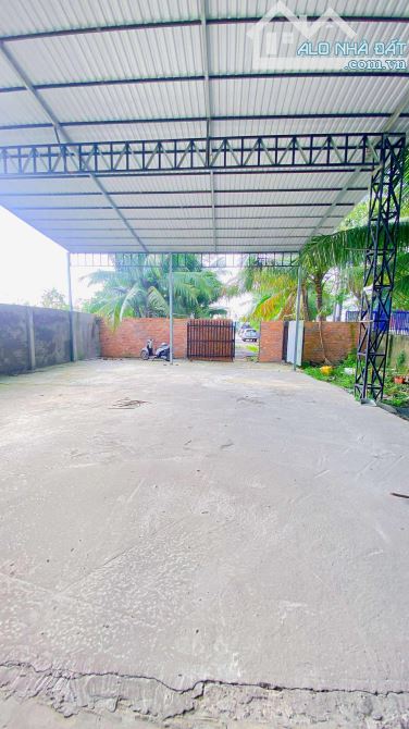 Cho thuê 630 m2 kho và sân đường Nguyễn Văn Linh 15 triệu - 4
