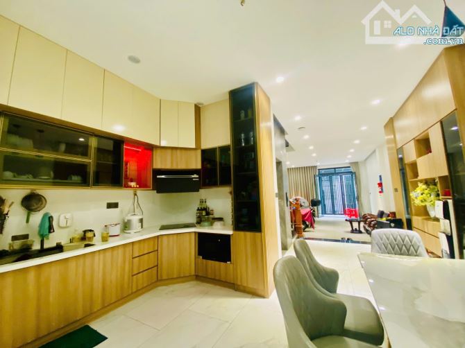 HXH Hoàng Hoa Thám, P13, Tân Bình – 5x18m – 4 Lầu Thang Máy – Gần Ga T3 CHỈ 18,5 - 4