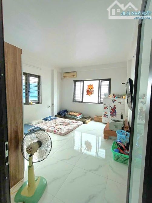 SIÊU PHẨM NHÀ 3 TẦNG LÔ GÓC 3 MẶT THOÁNG – GIÁ RẺ GIẬT MÌNH  CHỈ 3,2 TỶ - 4