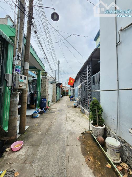 Bán nhà cấp 4 (4x18m), hẻm Phan Bội Châu p. Dĩ An gần trường cấp 1,2,3 - 4