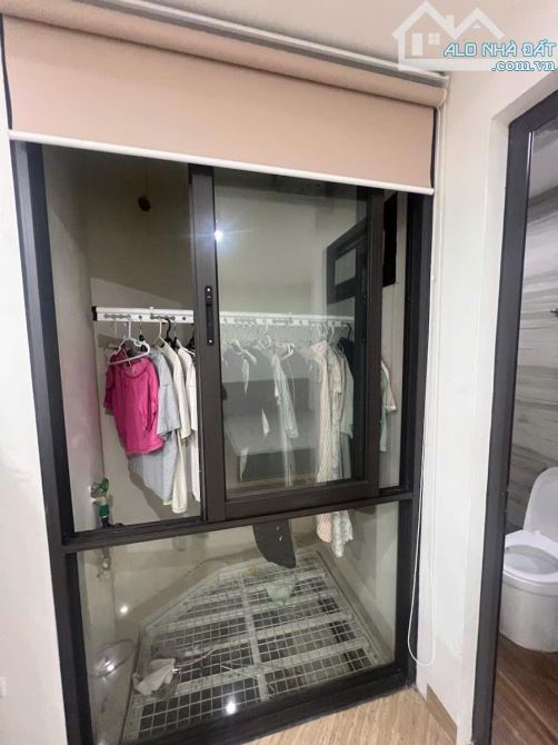 TÒA NHÀ CHDV HÀO NAM - ĐỐNG ĐA - DT 111M2 x 8T- 23,9 TỶ-GẦN PHỐ-20 PHÒNG-DT 30 TR/TH - 4