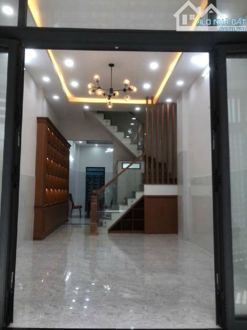 Ô TÔ NGỦ TRONG NHÀ - 4 TẦNG  - ĐƯỜNG SỐ 8 - BÌNH HƯNG HÒA B -BÌNH TÂN-DT: 4*17M- 5 TỶ 3 - 4