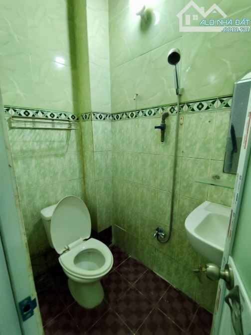 Bán Nhà 2 Tầng Trường Chinh – 40m2 – Gần Pandora – Giá Rẻ Chỉ 4 Tỷ - 4