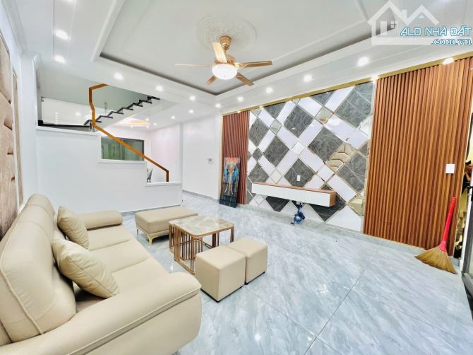 Bán nhà 4 tầng Văn Cao, Đằng Lâm, Hải An 58m2, giá 3,7tỷ - 4