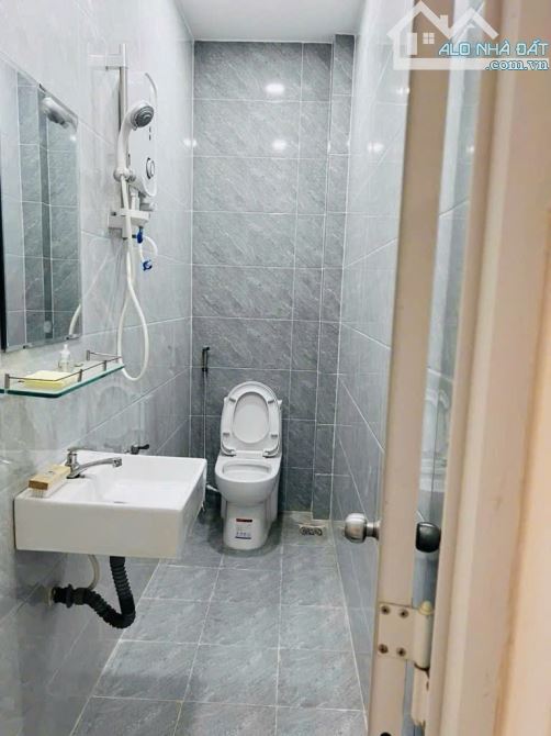 NHÀ ĐẸP Ở LIỀN, SỔ ĐẸP - HẺM 5m KHU BÀU CÁT 2 - 61m2 (4,3x14) - 5 TỶ - 4
