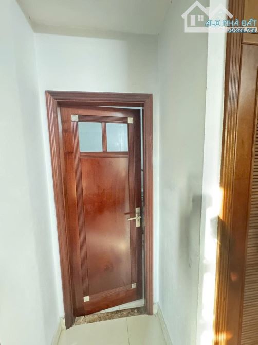 Bán Biệt Thự Gốc 2 MT - 227.5M- 12m X 20.09m- 1 Hầm 1Trệt 1 Lững 2 Lầu - 4PN -5WC -F4 Q8 - 5
