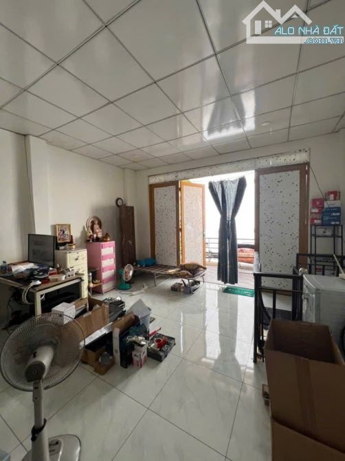 Ngay Chợ BÀ HOM Nhà 2 tầng 6.5x12.5m Đg Tỉnh lộ 10 giá 4ty6 - 5