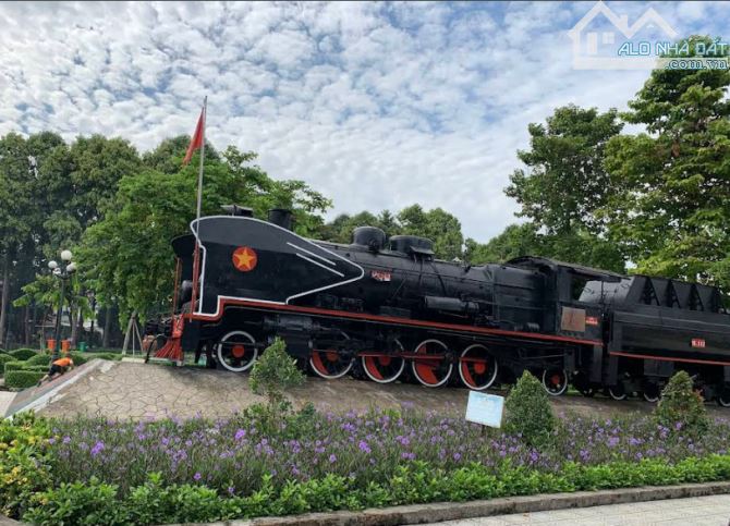 CẦN BÁN GẤP CĂN NHÀ MẶT TIỀN 5,7M LÝ THƯỜNG KIỆT CÁCH VINCOM DĨ AN 500M. NHÀ PHỐ DĨ AN - 5